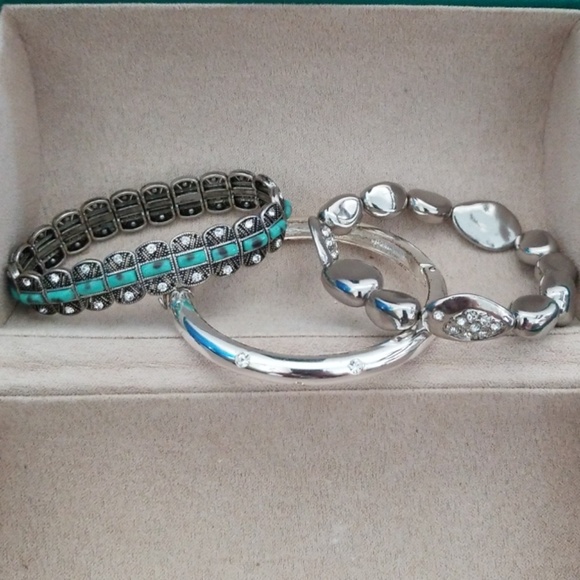 Bracelets - Picture 4 of 5